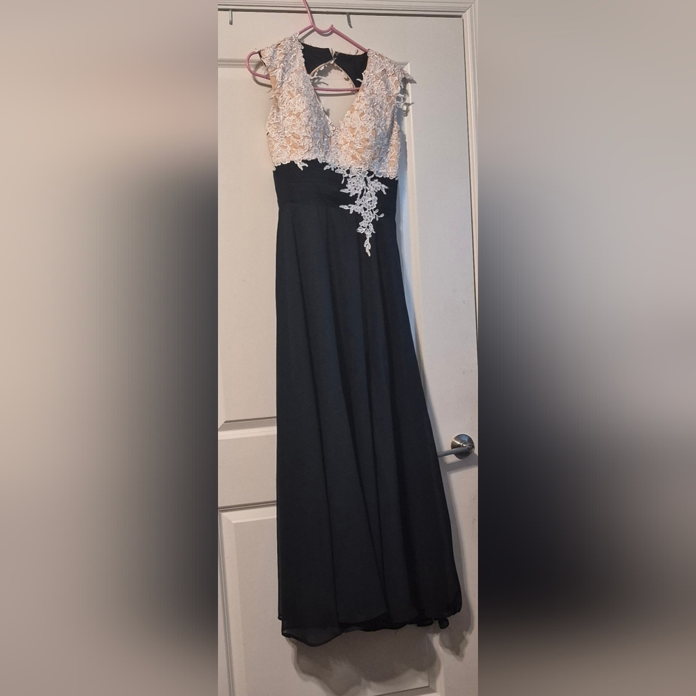 Chic Black and White Lace Prom Dress